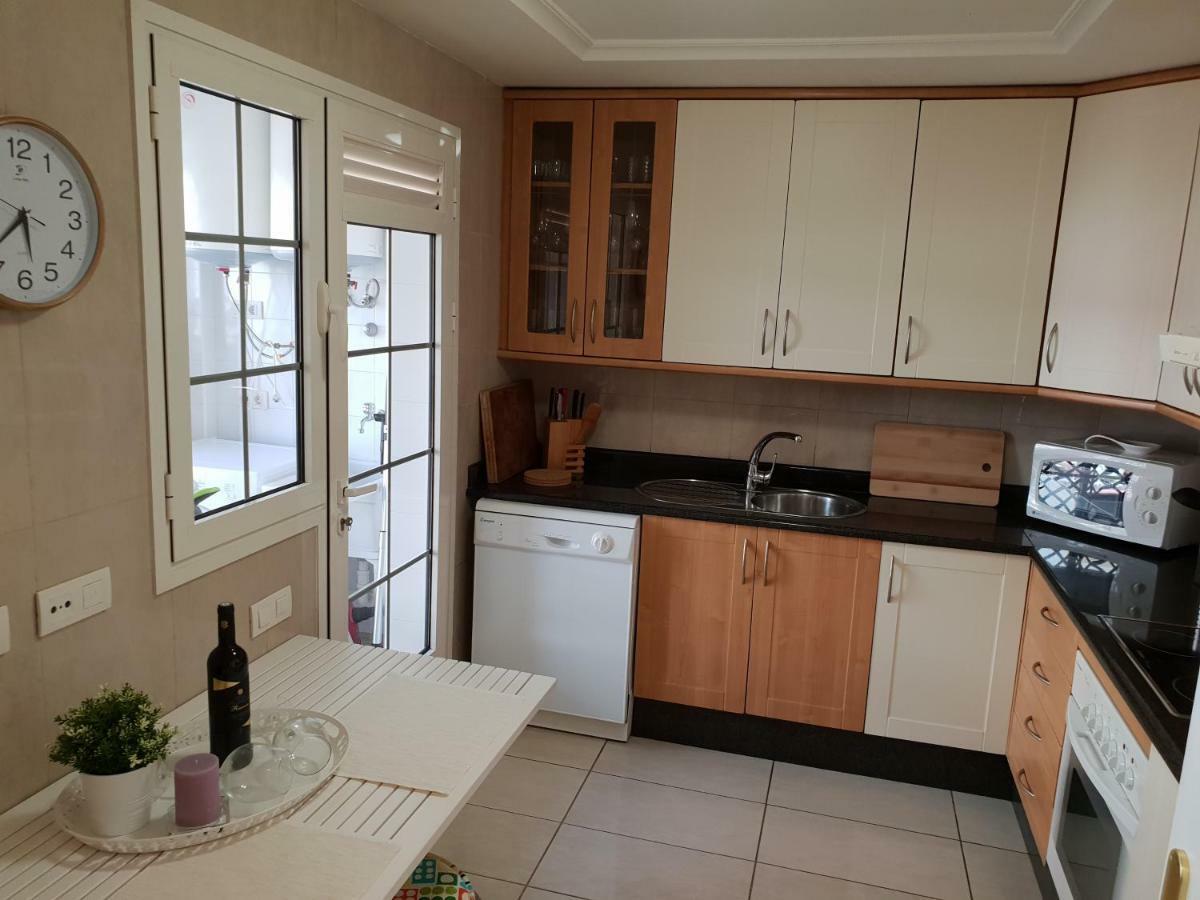 Appartement Terrazas Del Duque 2, Terrace, Sea View, Only 300 M To Beach, Heated Pool, Air Conditioning, Wifi Internet, Dishwasher, Washing Machine