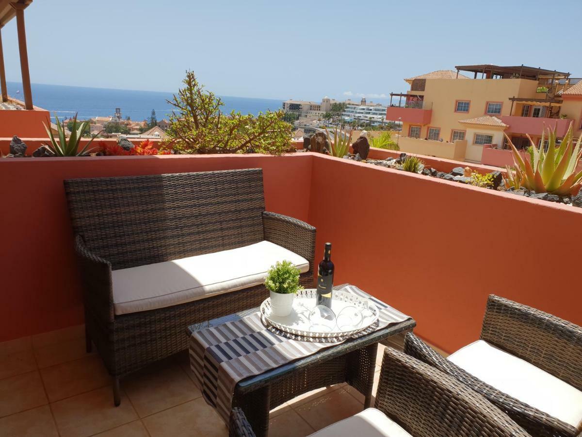 Appartement Terrazas Del Duque 2, Terrace, Sea View, Only 300 M To Beach, Heated Pool, Air Conditioning, Wifi Internet, Dishwasher, Washing Machine