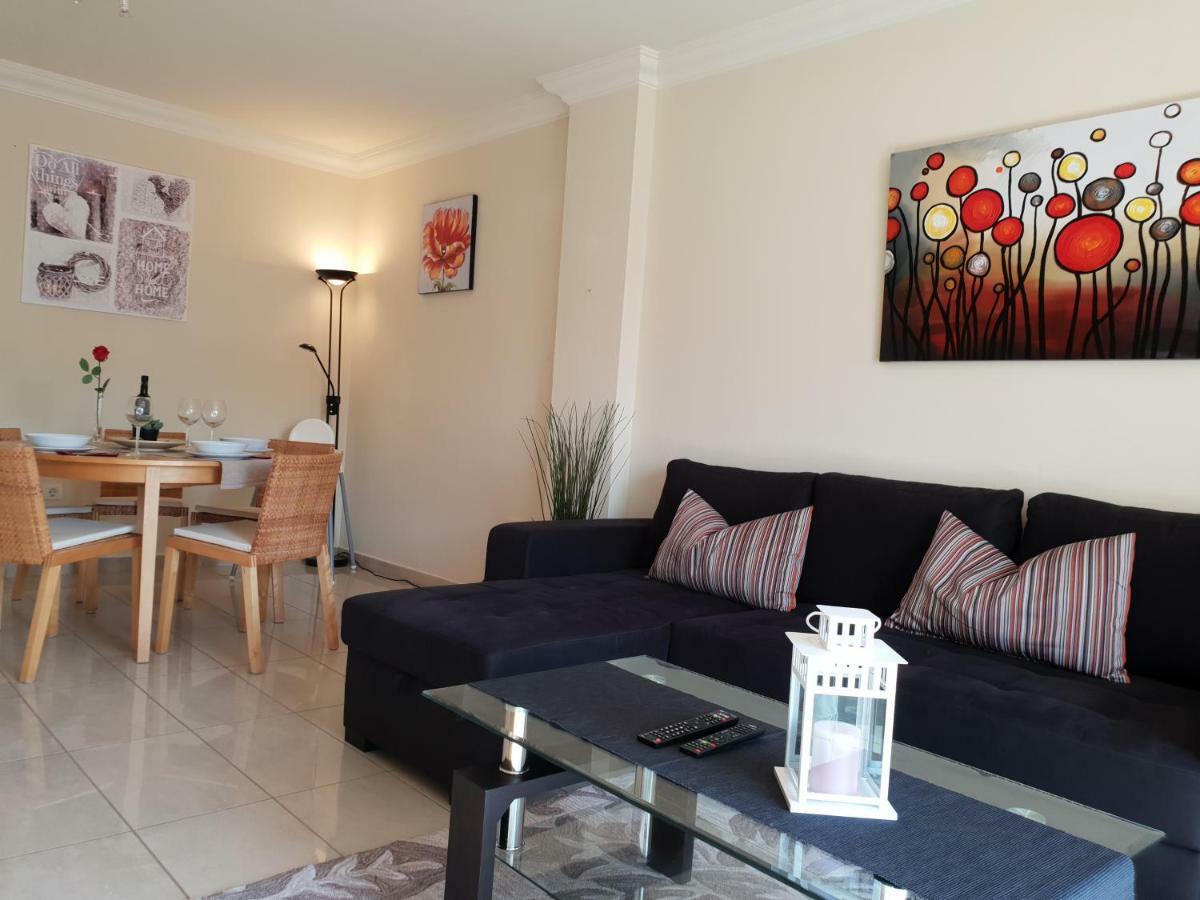 Appartement Terrazas Del Duque 2, Terrace, Sea View, Only 300 M To Beach, Heated Pool, Air Conditioning, Wifi Internet, Dishwasher, Washing Machine