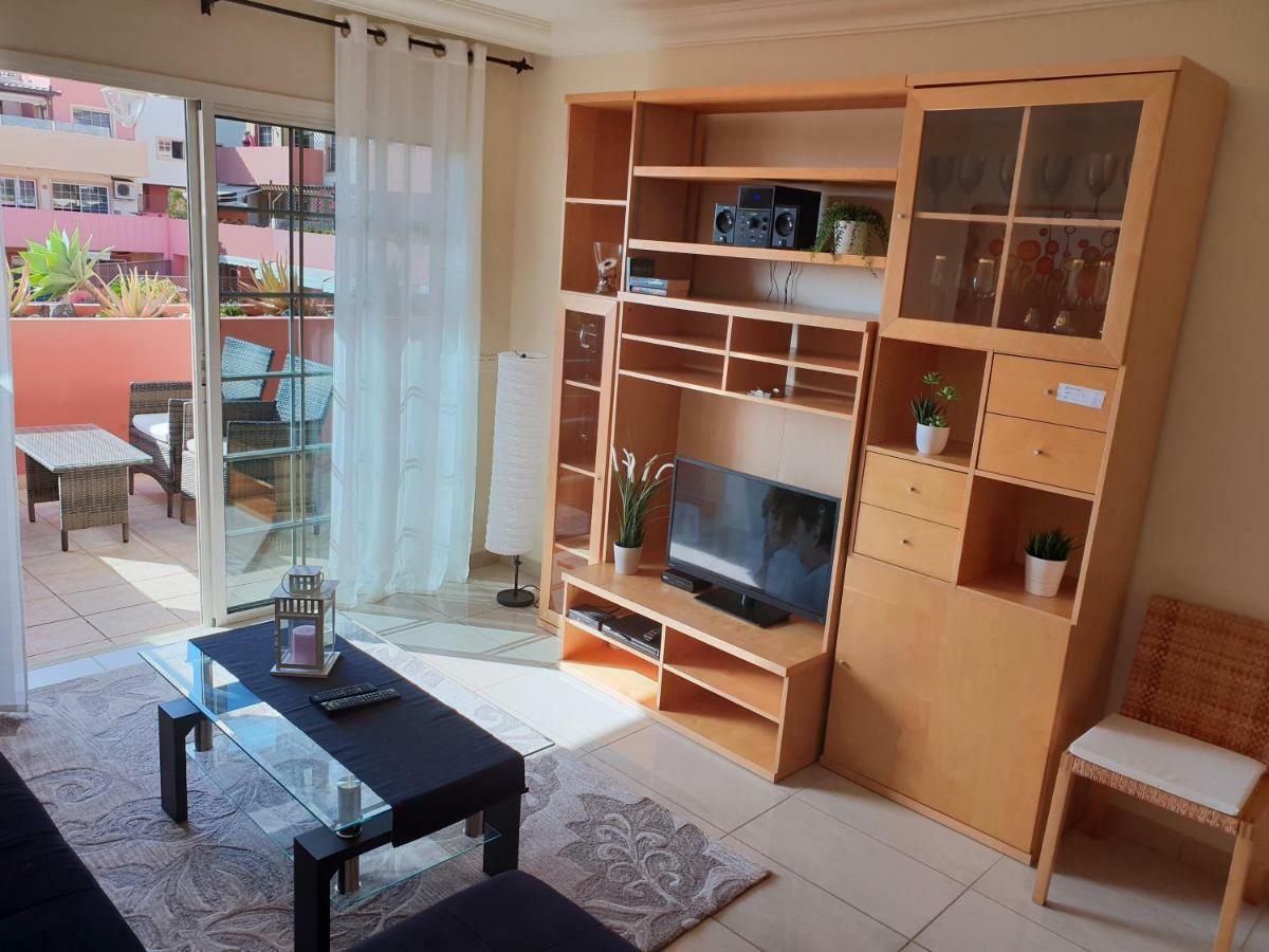 Appartement Terrazas Del Duque 2, Terrace, Sea View, Only 300 M To Beach, Heated Pool, Air Conditioning, Wifi Internet, Dishwasher, Washing Machine