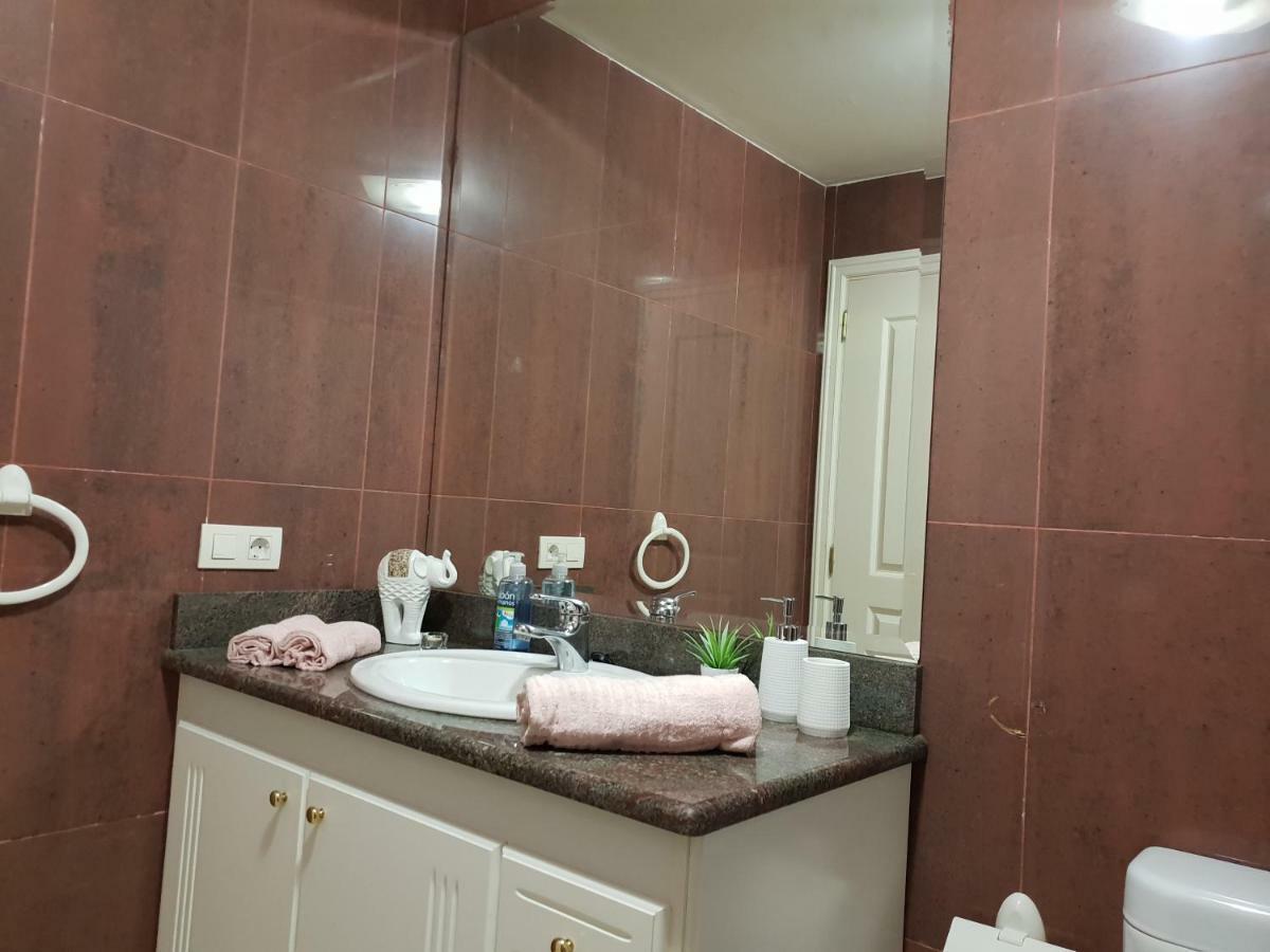 Appartement Terrazas Del Duque 2, Terrace, Sea View, Only 300 M To Beach, Heated Pool, Air Conditioning, Wifi Internet, Dishwasher, Washing Machine